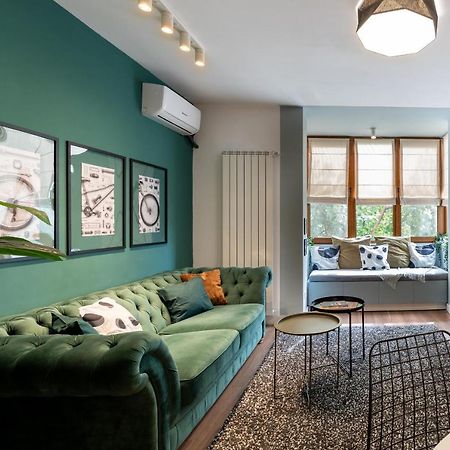 Downtown Retreat: Spacious 2-Br By Unirii Square 부쿠레슈티 외부 사진