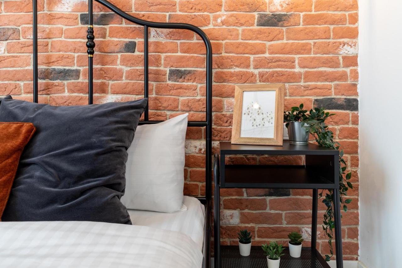 Downtown Retreat: Spacious 2-Br By Unirii Square 부쿠레슈티 외부 사진