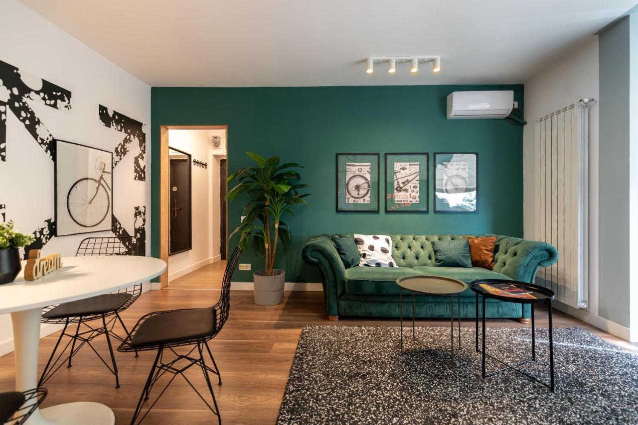 Downtown Retreat: Spacious 2-Br By Unirii Square 부쿠레슈티 외부 사진