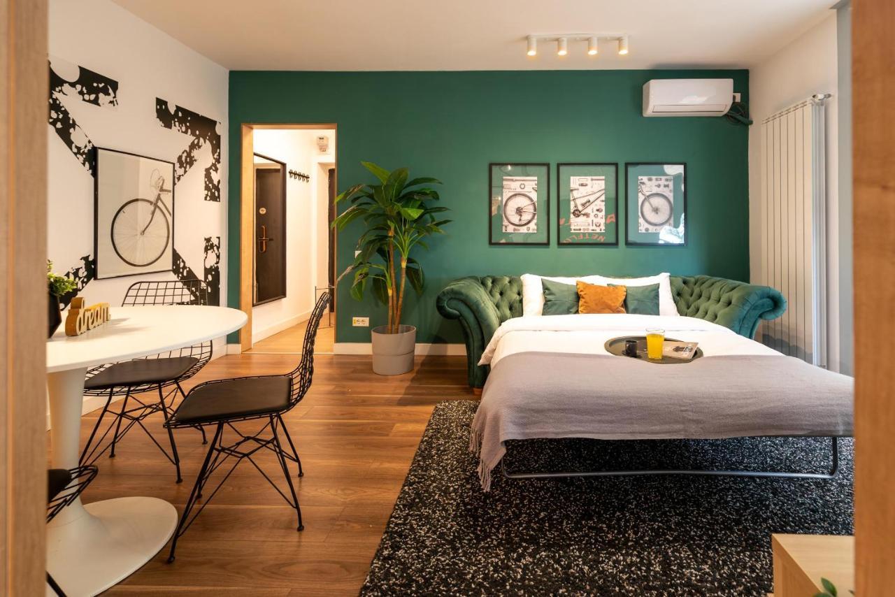 Downtown Retreat: Spacious 2-Br By Unirii Square 부쿠레슈티 외부 사진