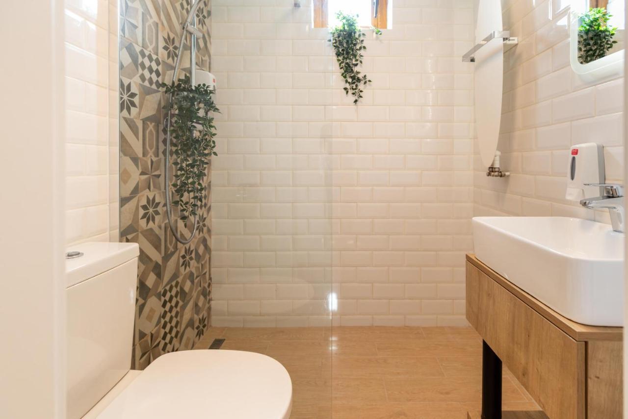 Downtown Retreat: Spacious 2-Br By Unirii Square 부쿠레슈티 외부 사진